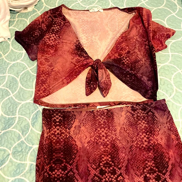 Set - Picture 1 of 3